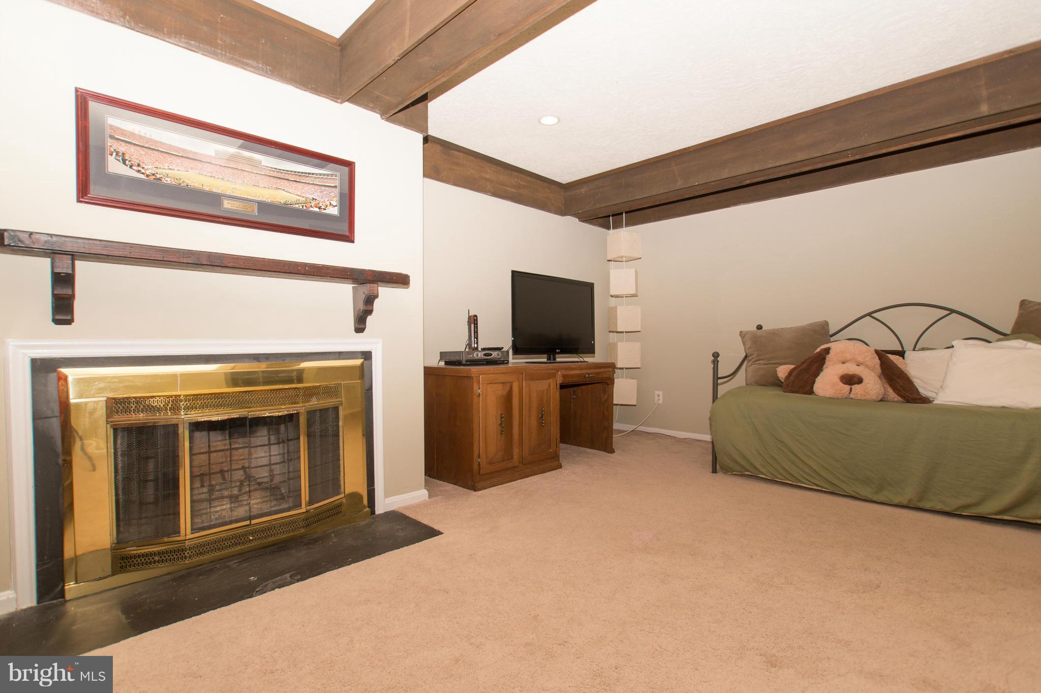 WOODLYNNE COMMUNITY - Residential