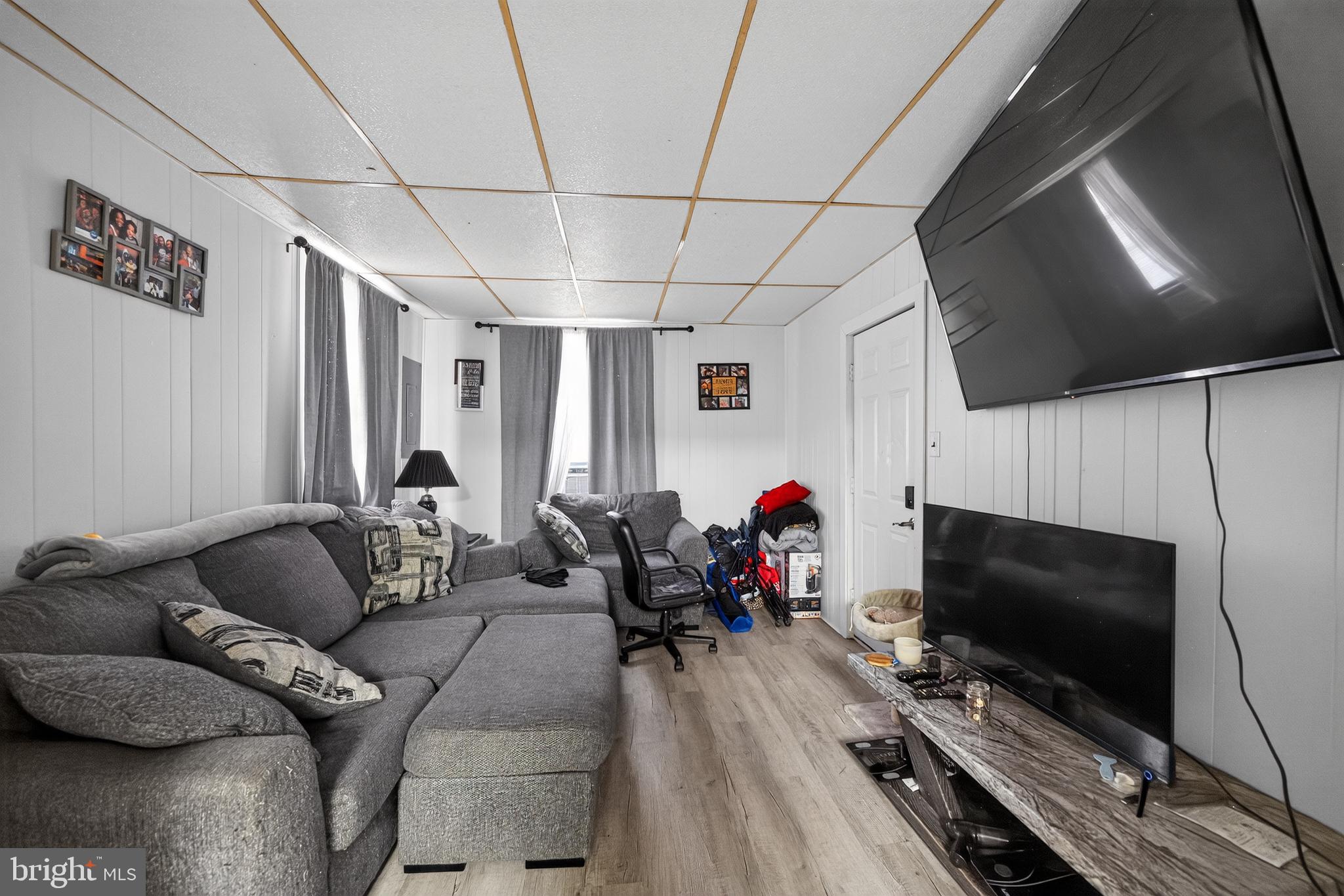 274 S FIRST STREET 276
