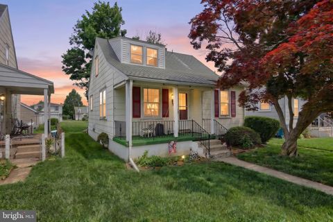 Photo of 1545 Stanton Street, YORK, PA 17404 (MLS # PAYK2104096)
