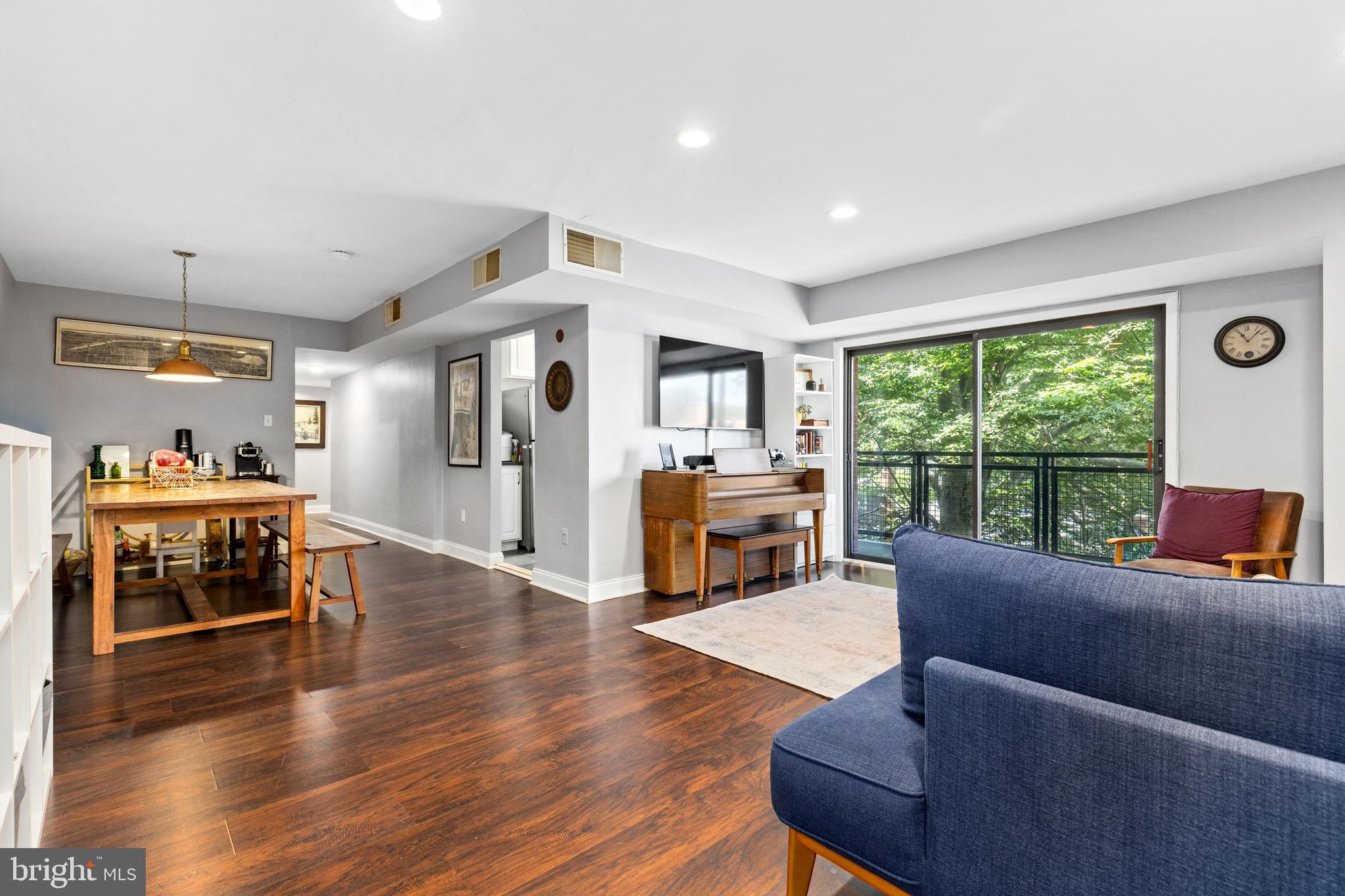 7611 MAPLE AVENUE 606