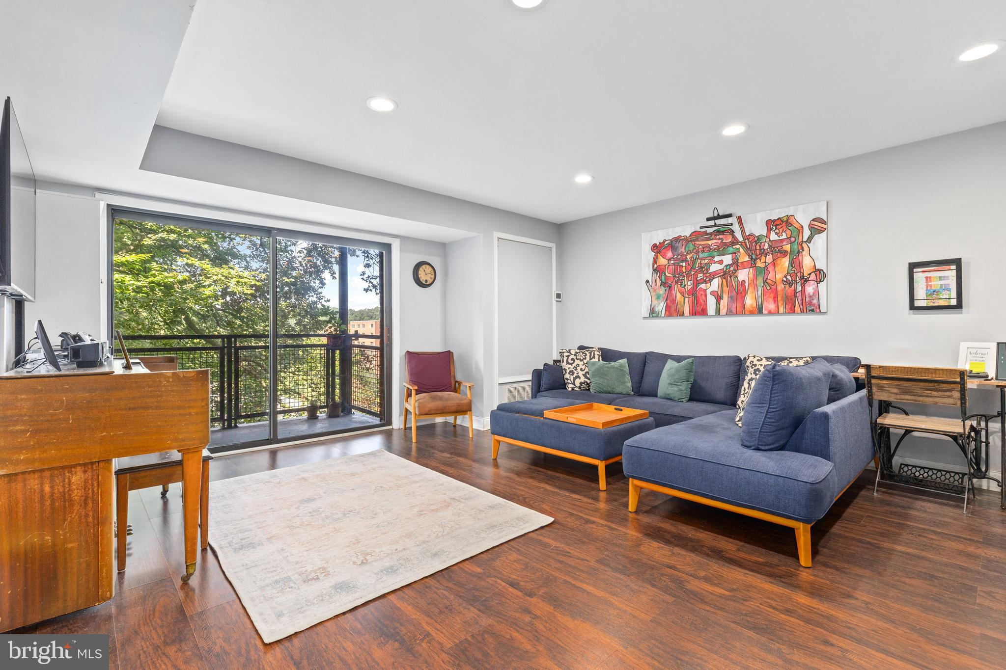 7611 MAPLE AVENUE 606