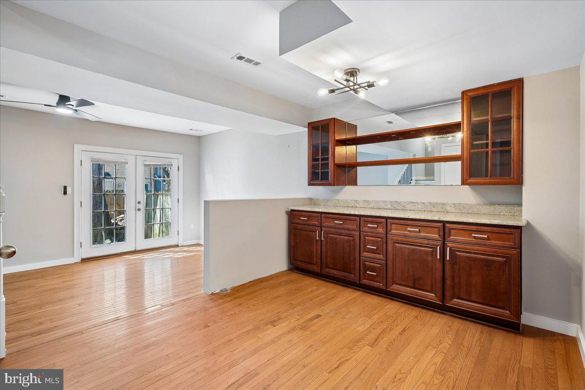 GLENDALE - QUEENSDALE - Residential