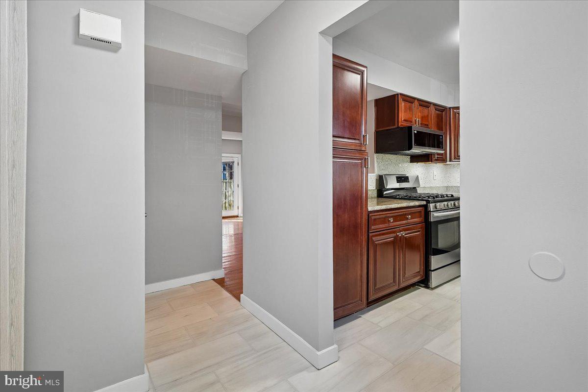 GLENDALE - QUEENSDALE - Residential