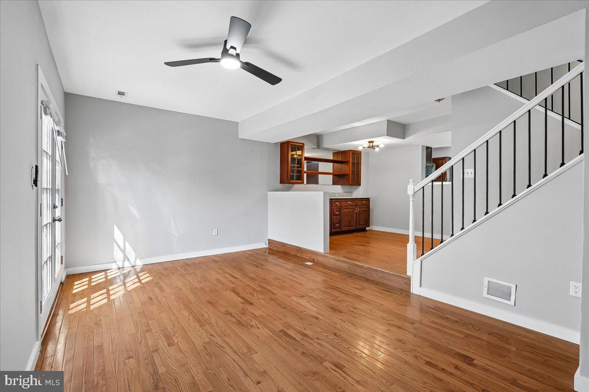 GLENDALE - QUEENSDALE - Residential