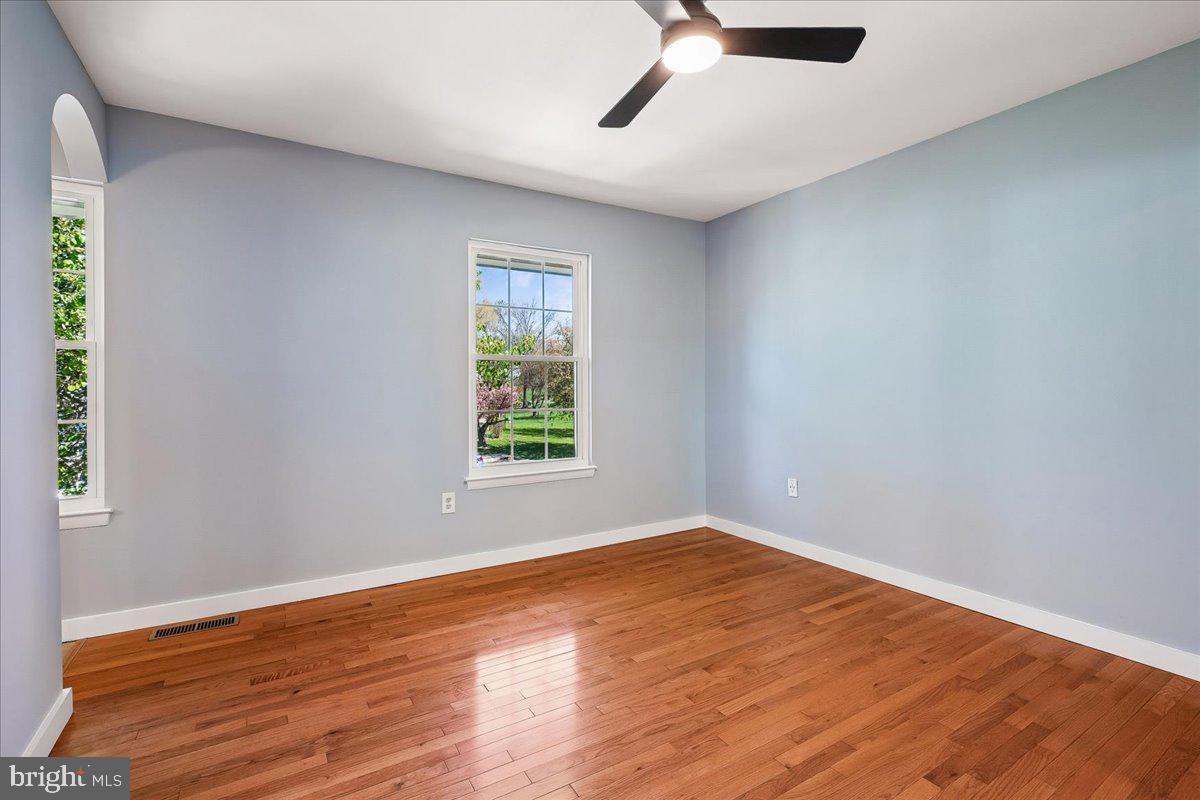 GLENDALE - QUEENSDALE - Residential