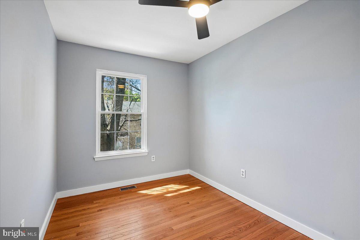 GLENDALE - QUEENSDALE - Residential