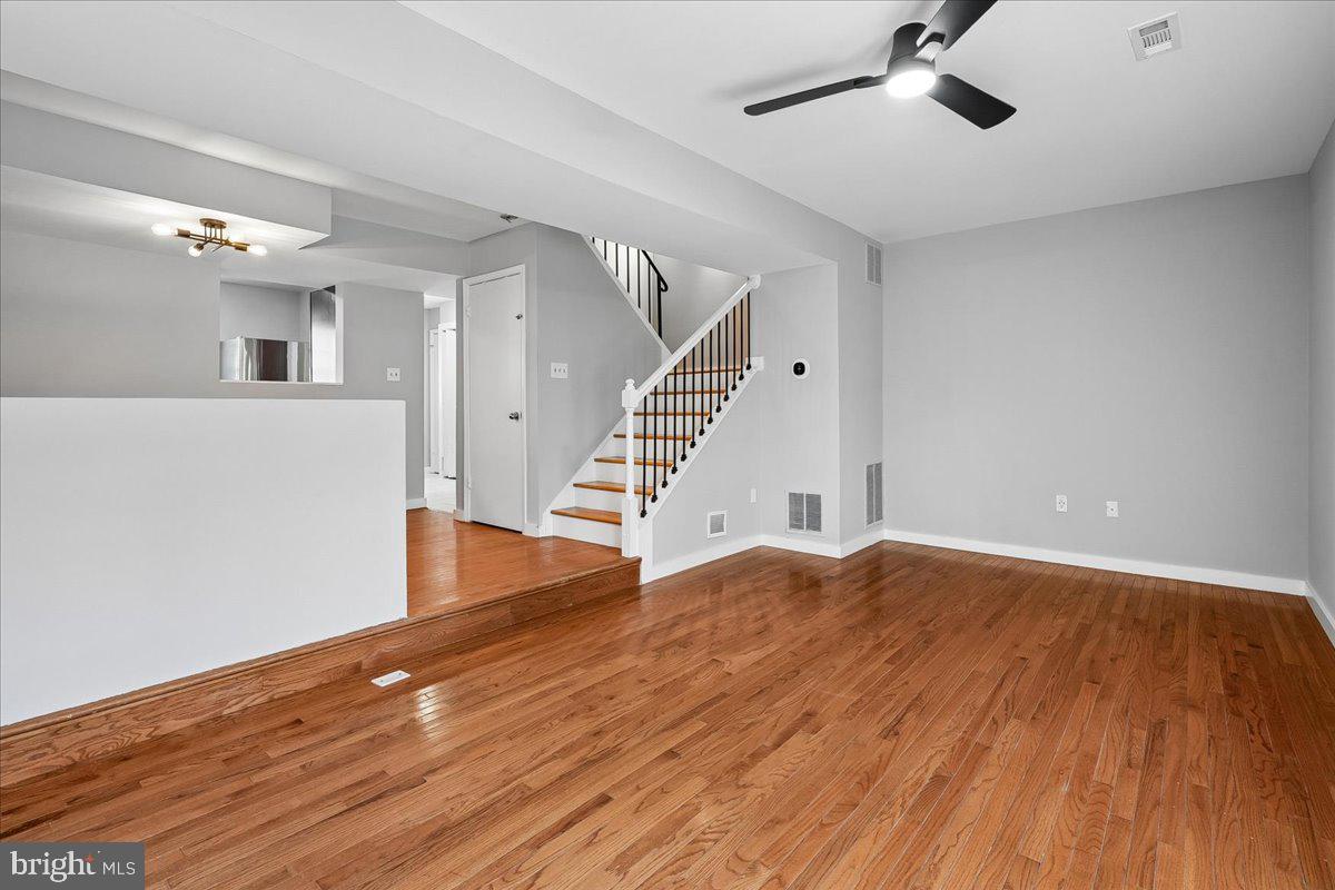 GLENDALE - QUEENSDALE - Residential