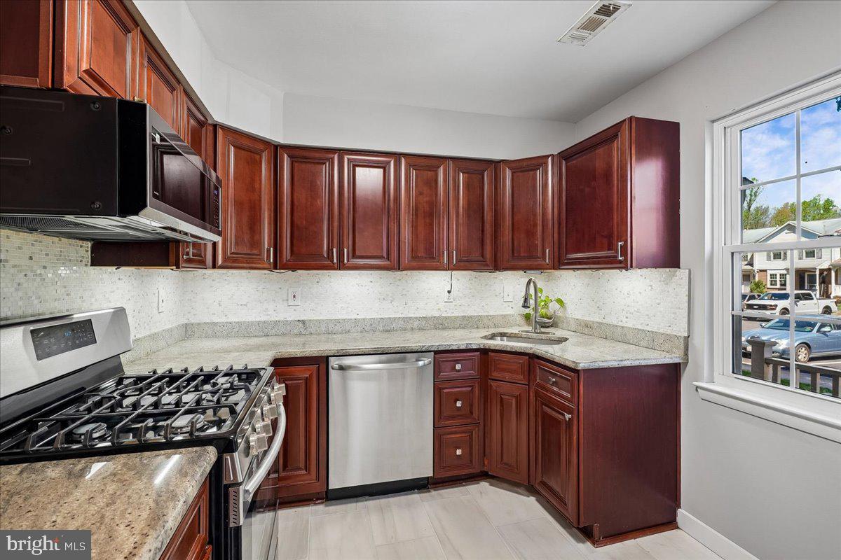 GLENDALE - QUEENSDALE - Residential