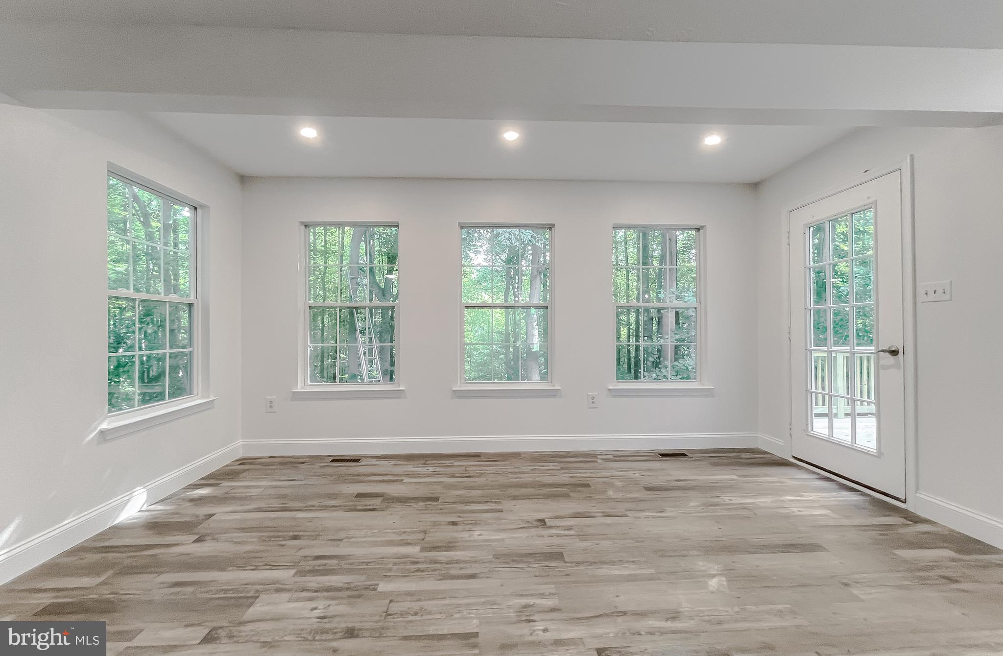 CRESCENT RUN - Residential