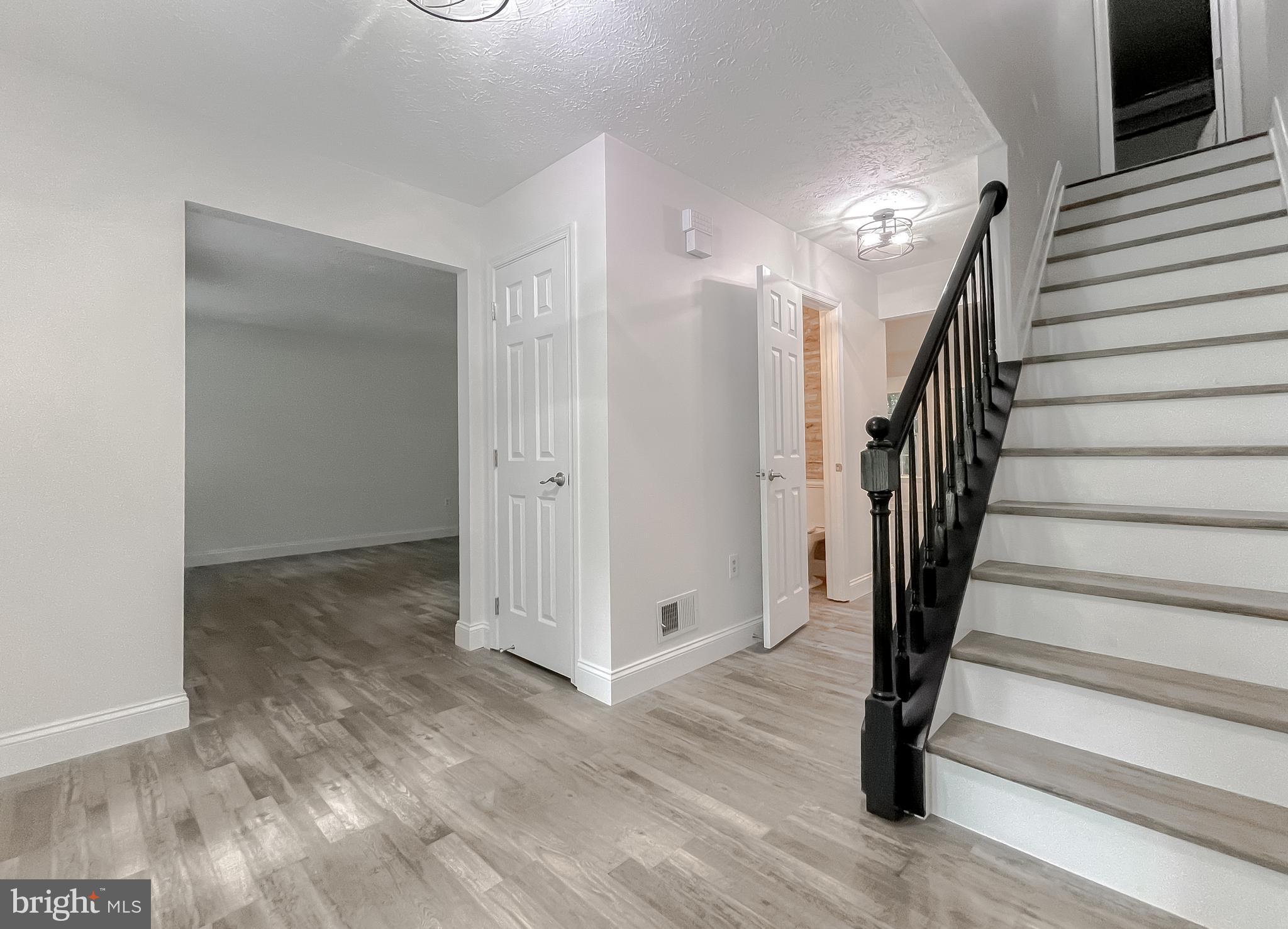 CRESCENT RUN - Residential