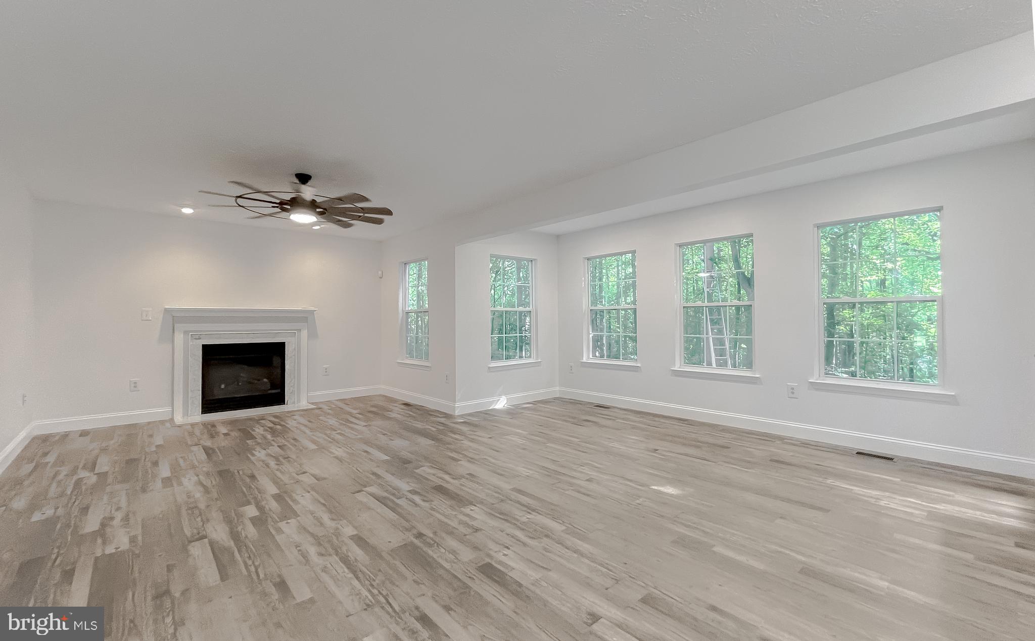 CRESCENT RUN - Residential