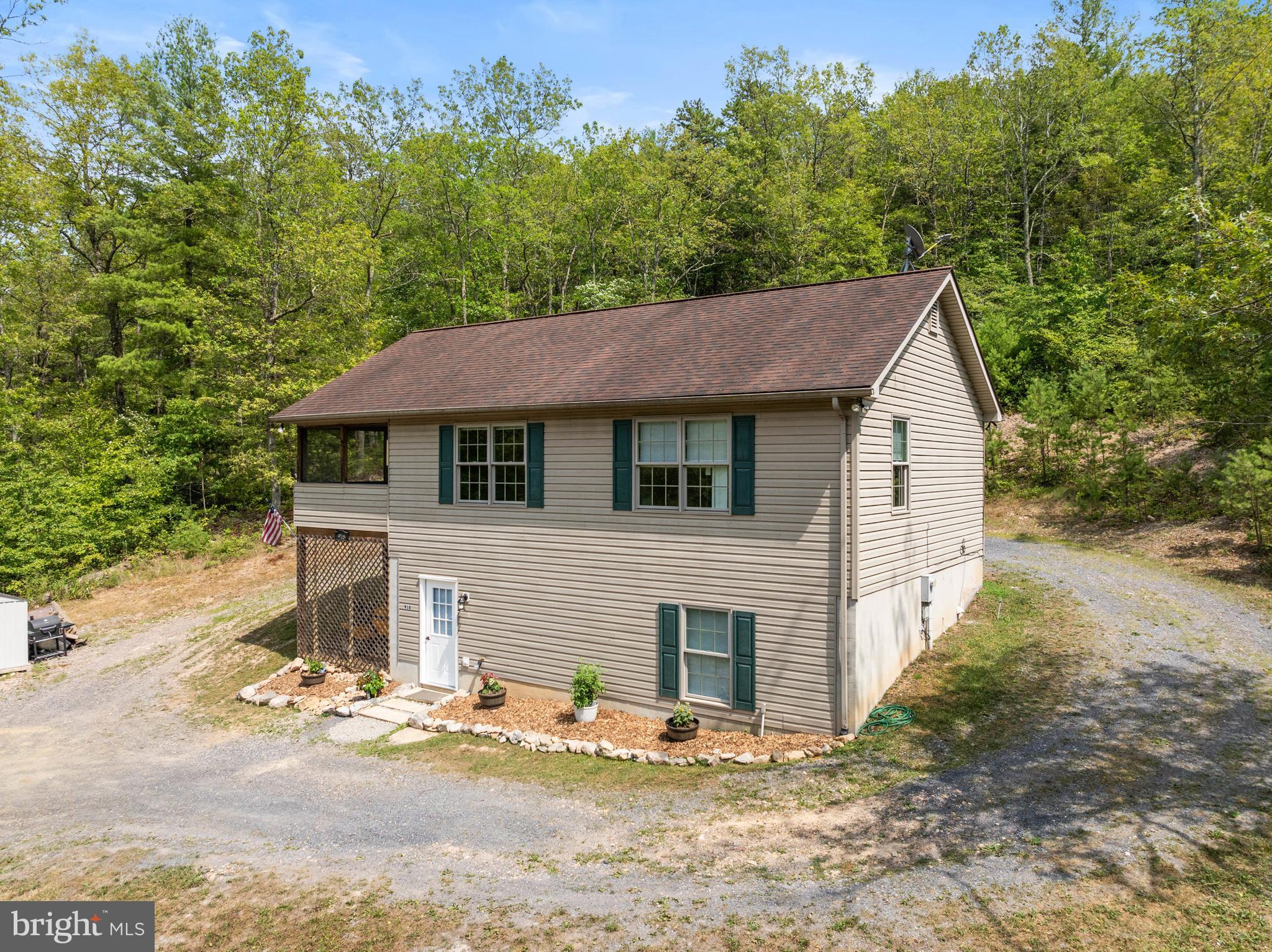 918 MINE MOUNTAIN LANE