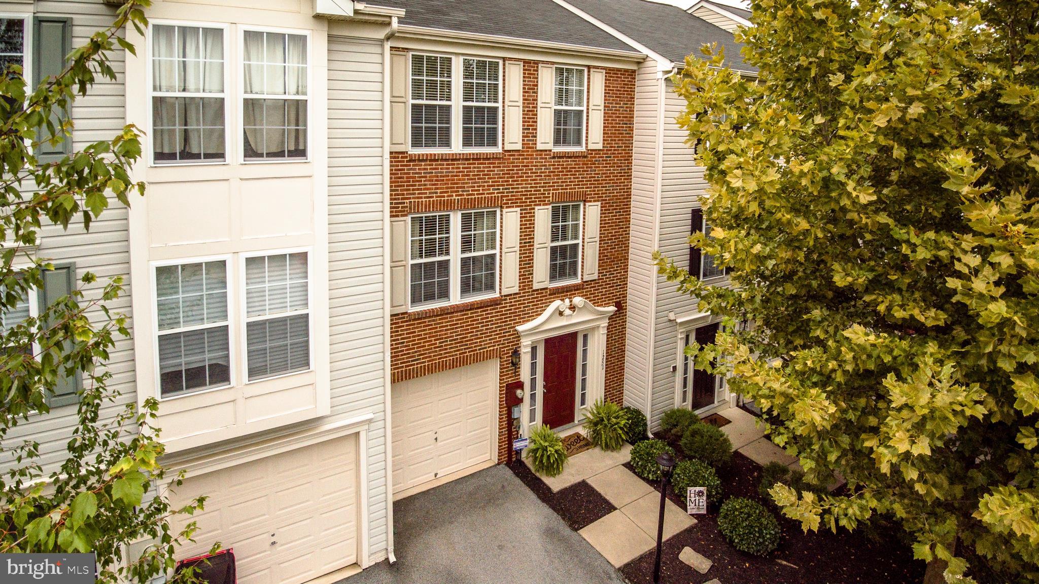 LAKELAND PLACE - Residential