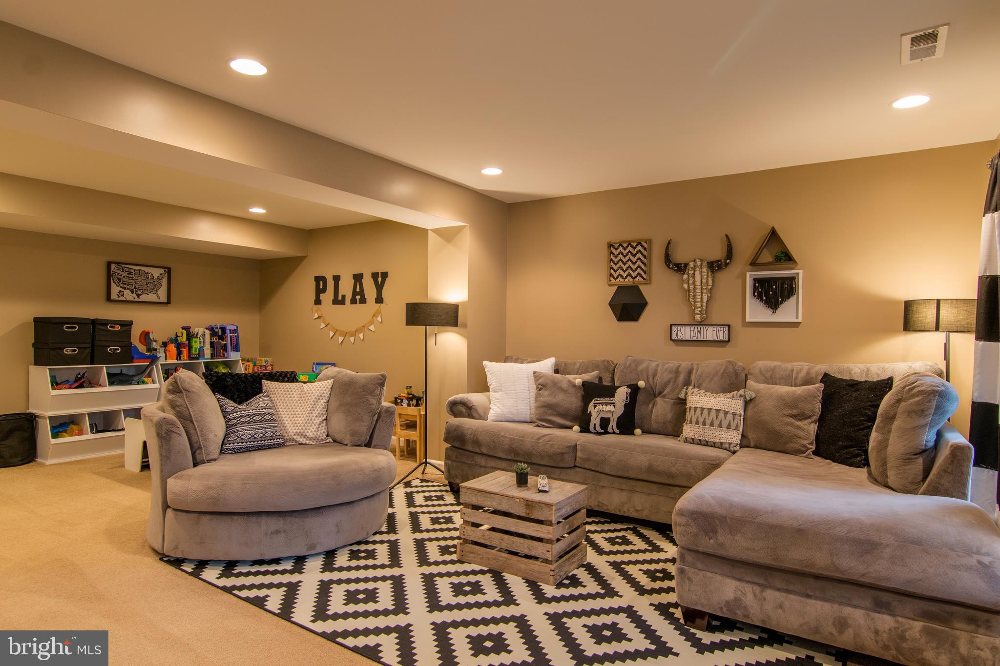 LAKELAND PLACE - Residential