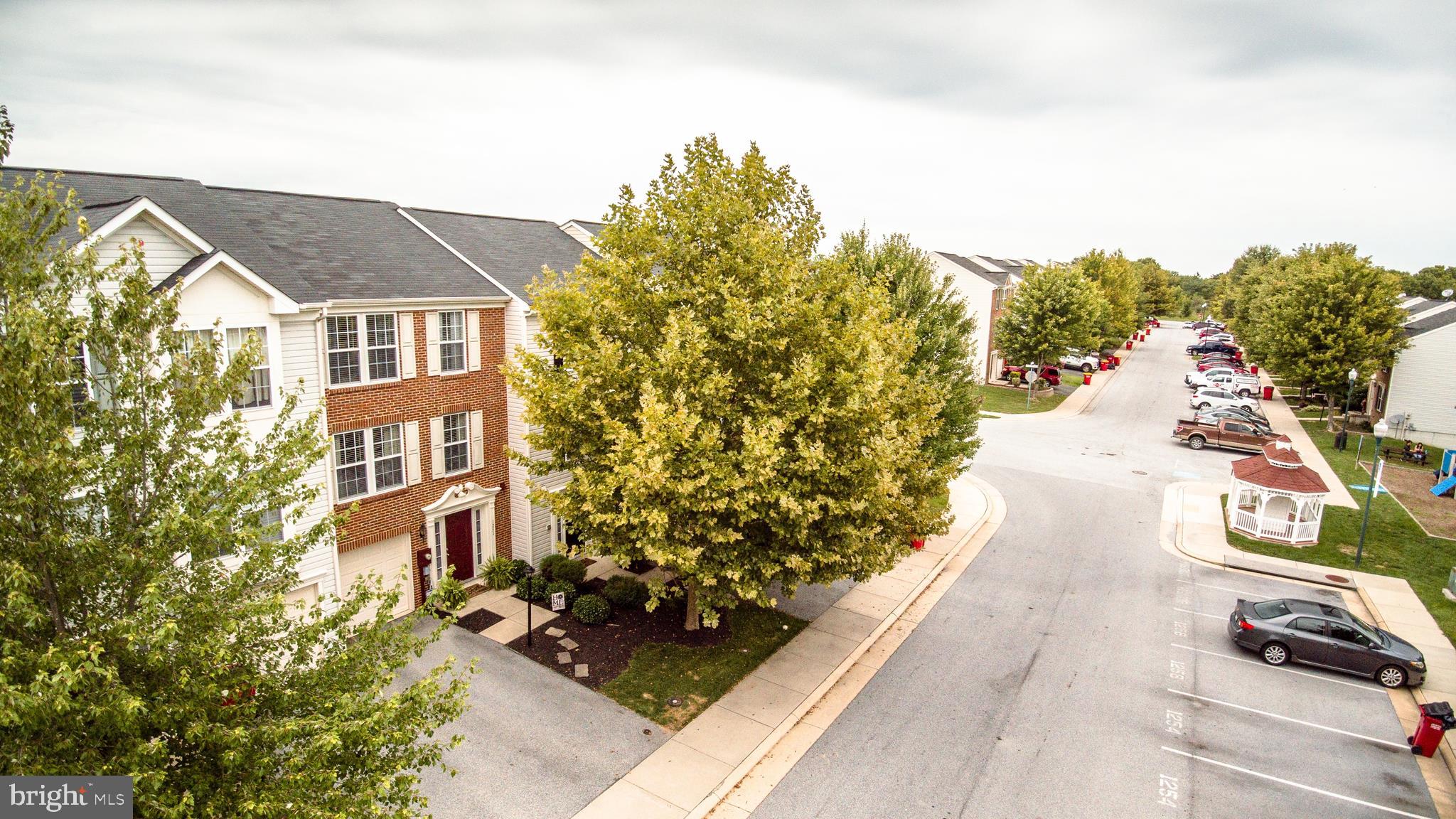 LAKELAND PLACE - Residential