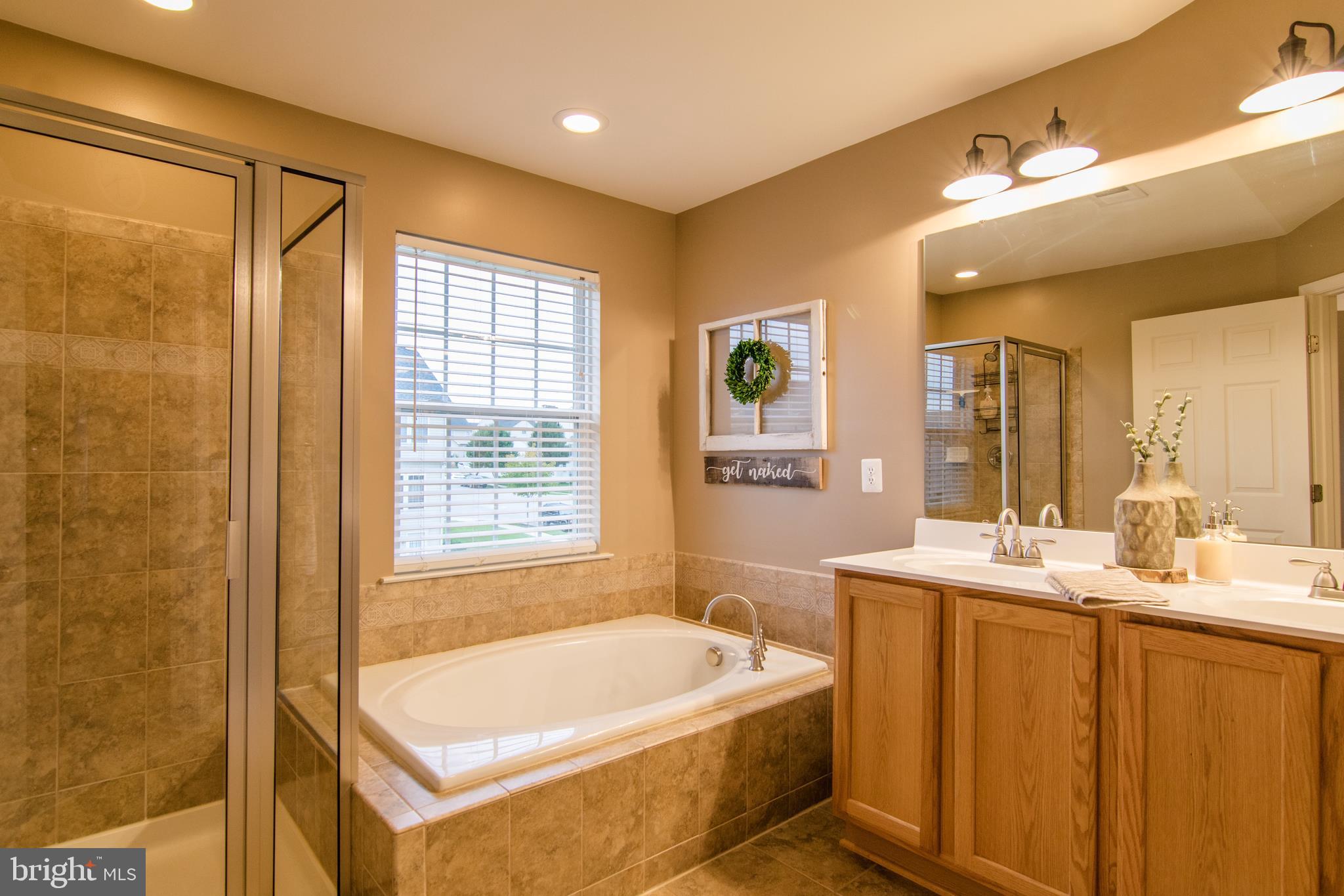 LAKELAND PLACE - Residential