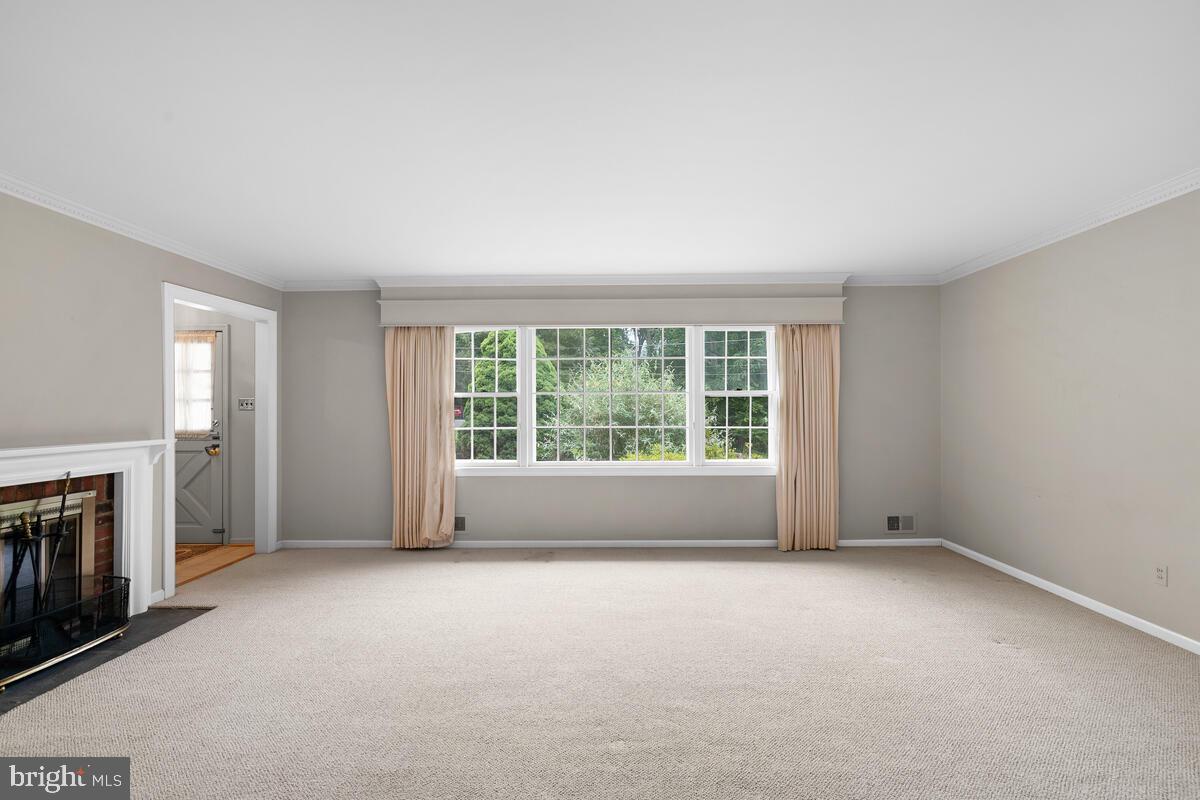 NORTH SHERWOOD FOREST - Residential