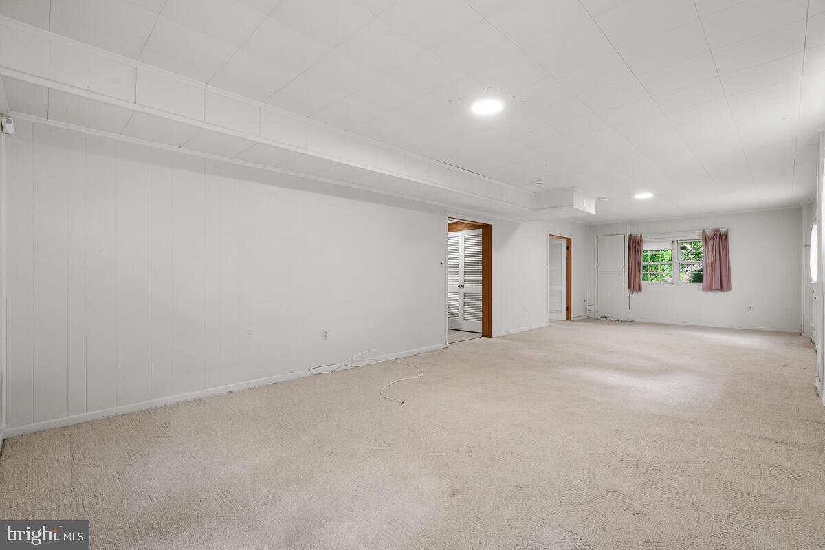 NORTH SHERWOOD FOREST - Residential