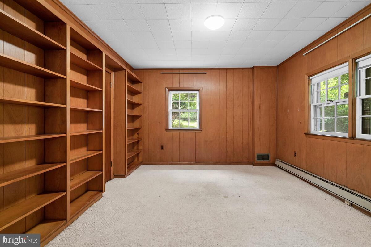 NORTH SHERWOOD FOREST - Residential