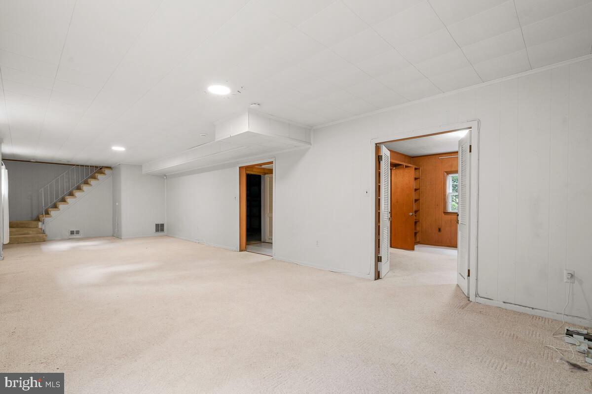 NORTH SHERWOOD FOREST - Residential