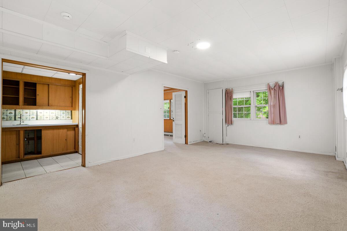 NORTH SHERWOOD FOREST - Residential