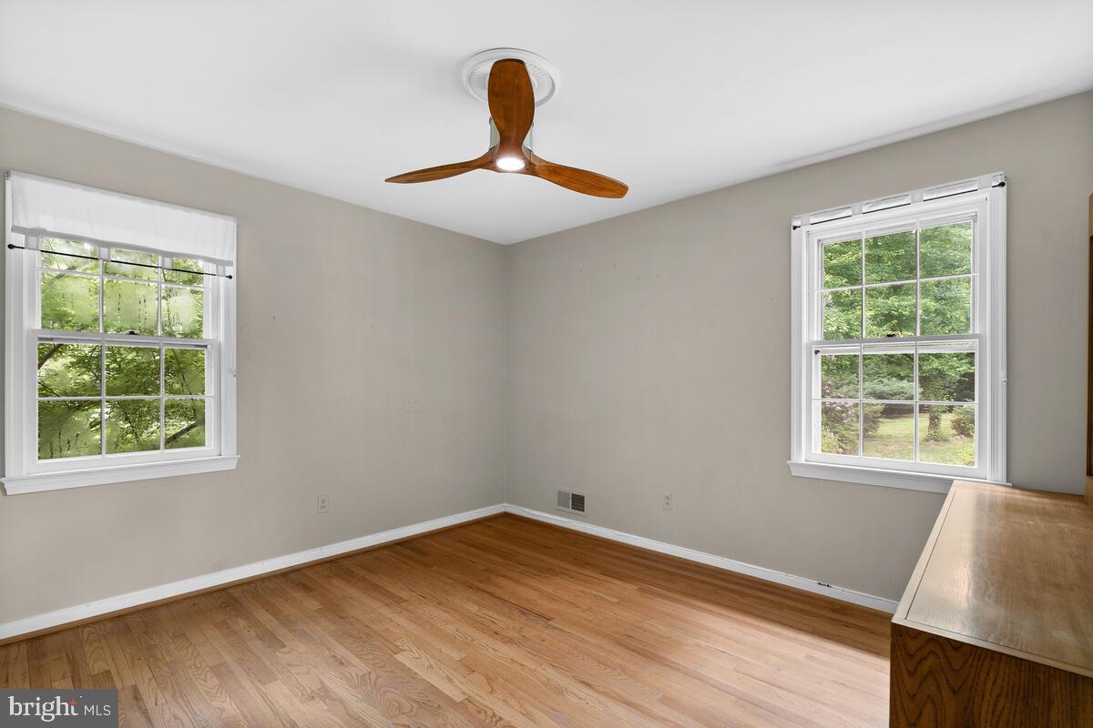 NORTH SHERWOOD FOREST - Residential