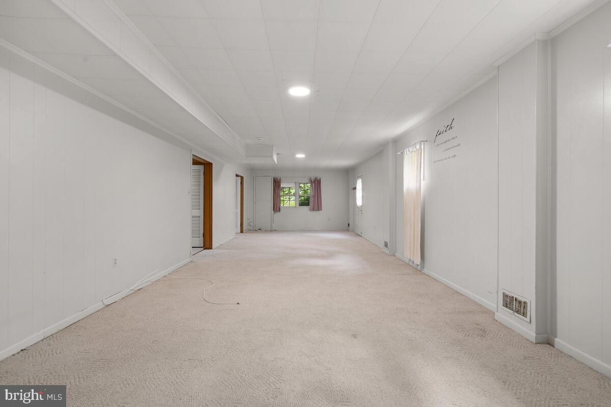 NORTH SHERWOOD FOREST - Residential