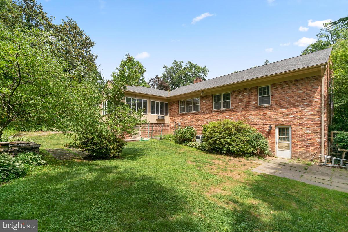 NORTH SHERWOOD FOREST - Residential