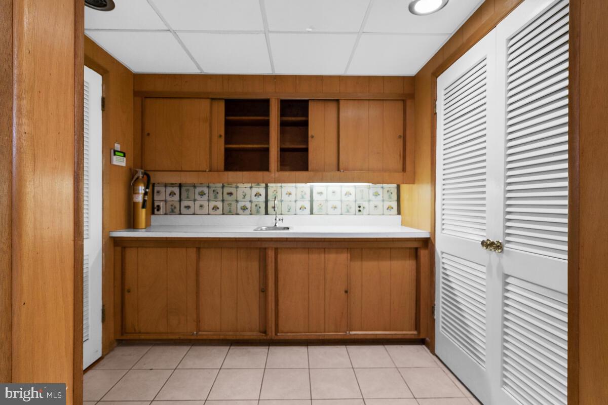 NORTH SHERWOOD FOREST - Residential