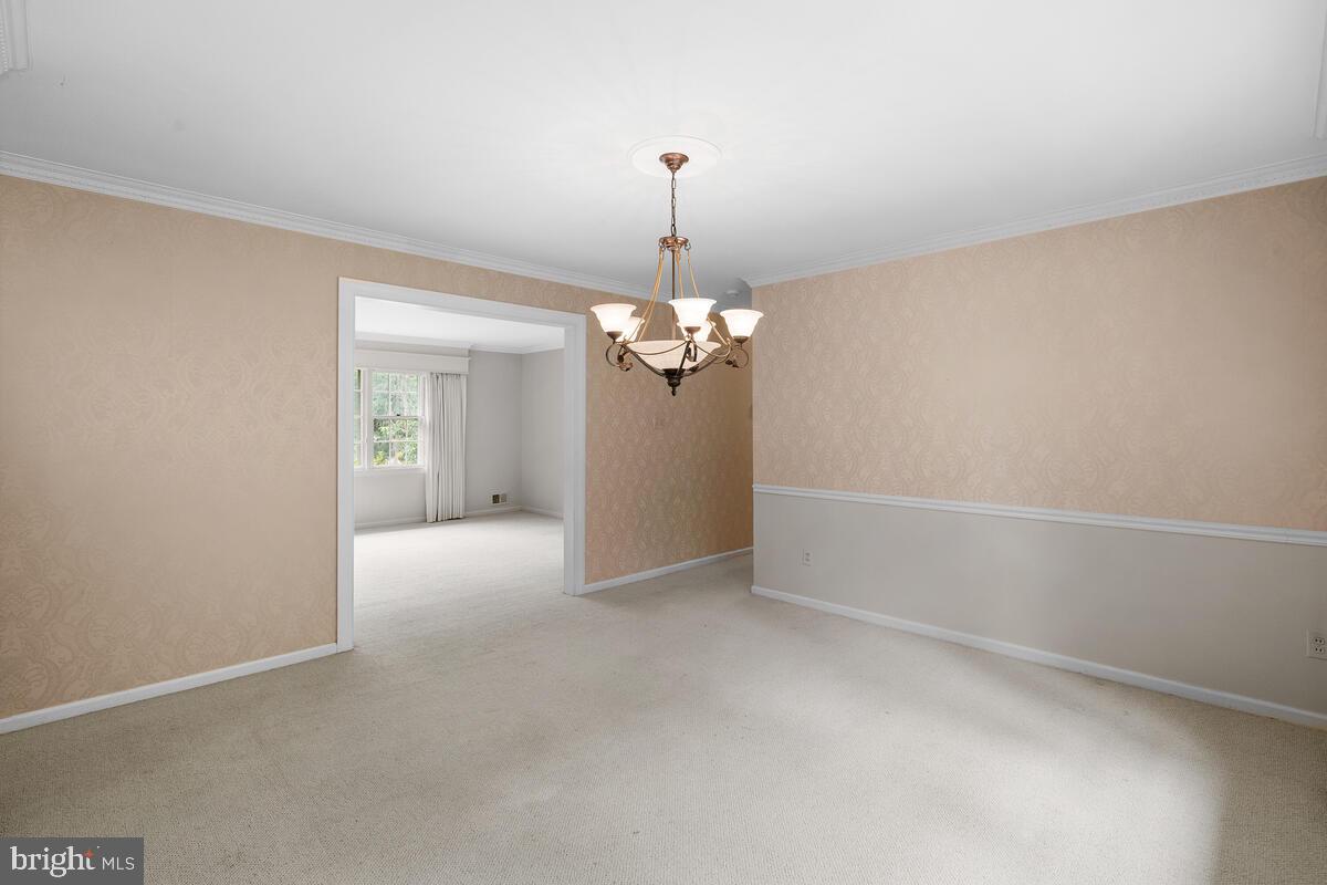 NORTH SHERWOOD FOREST - Residential