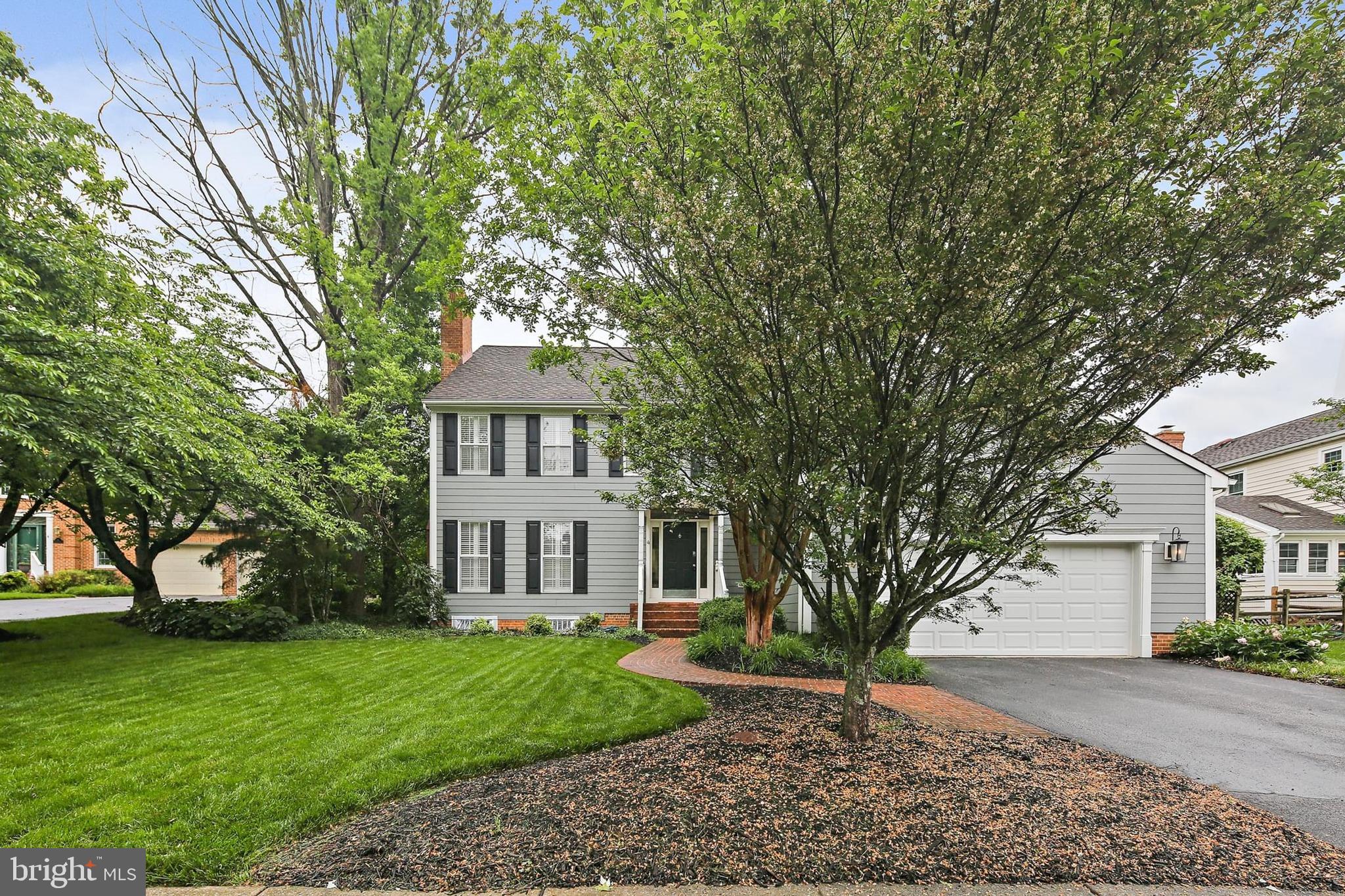4 OLD ELM COURT