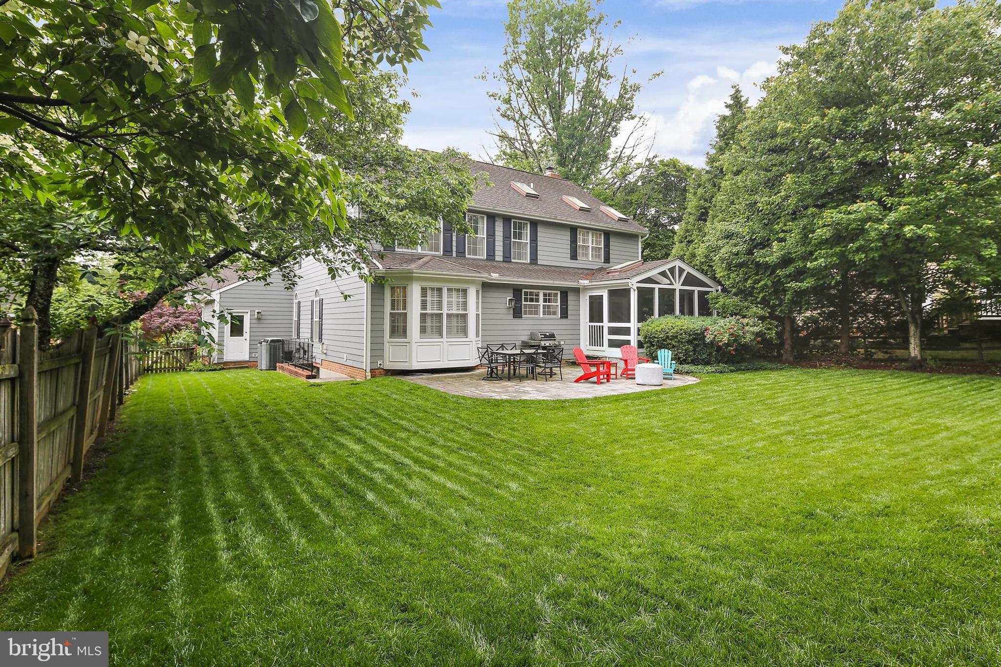 4 OLD ELM COURT