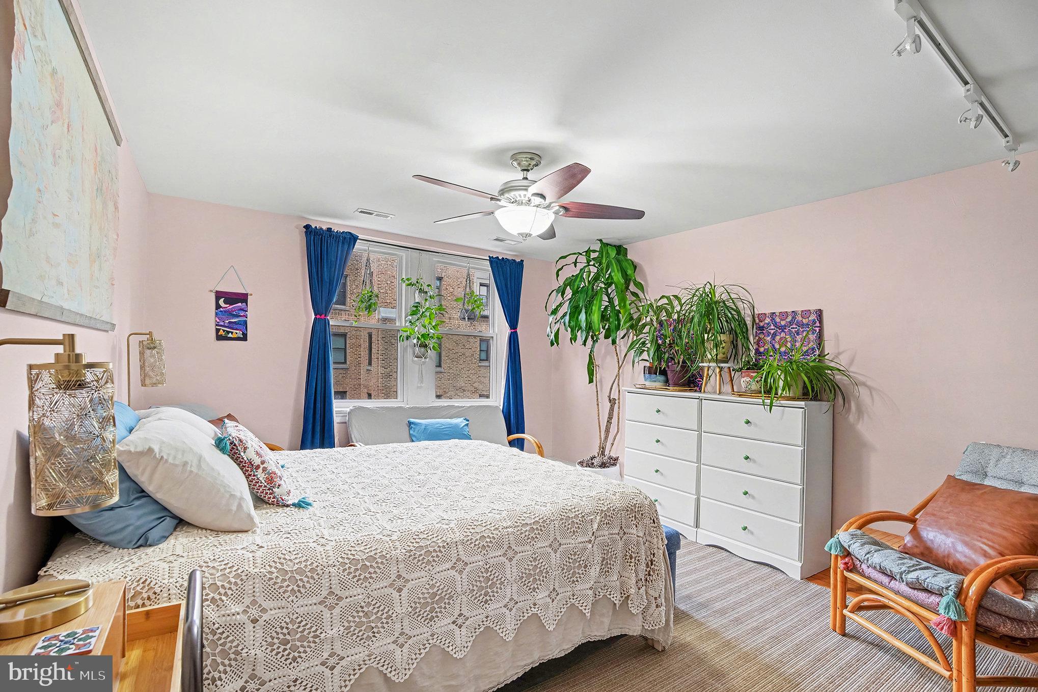 LAKESIDE - Residential