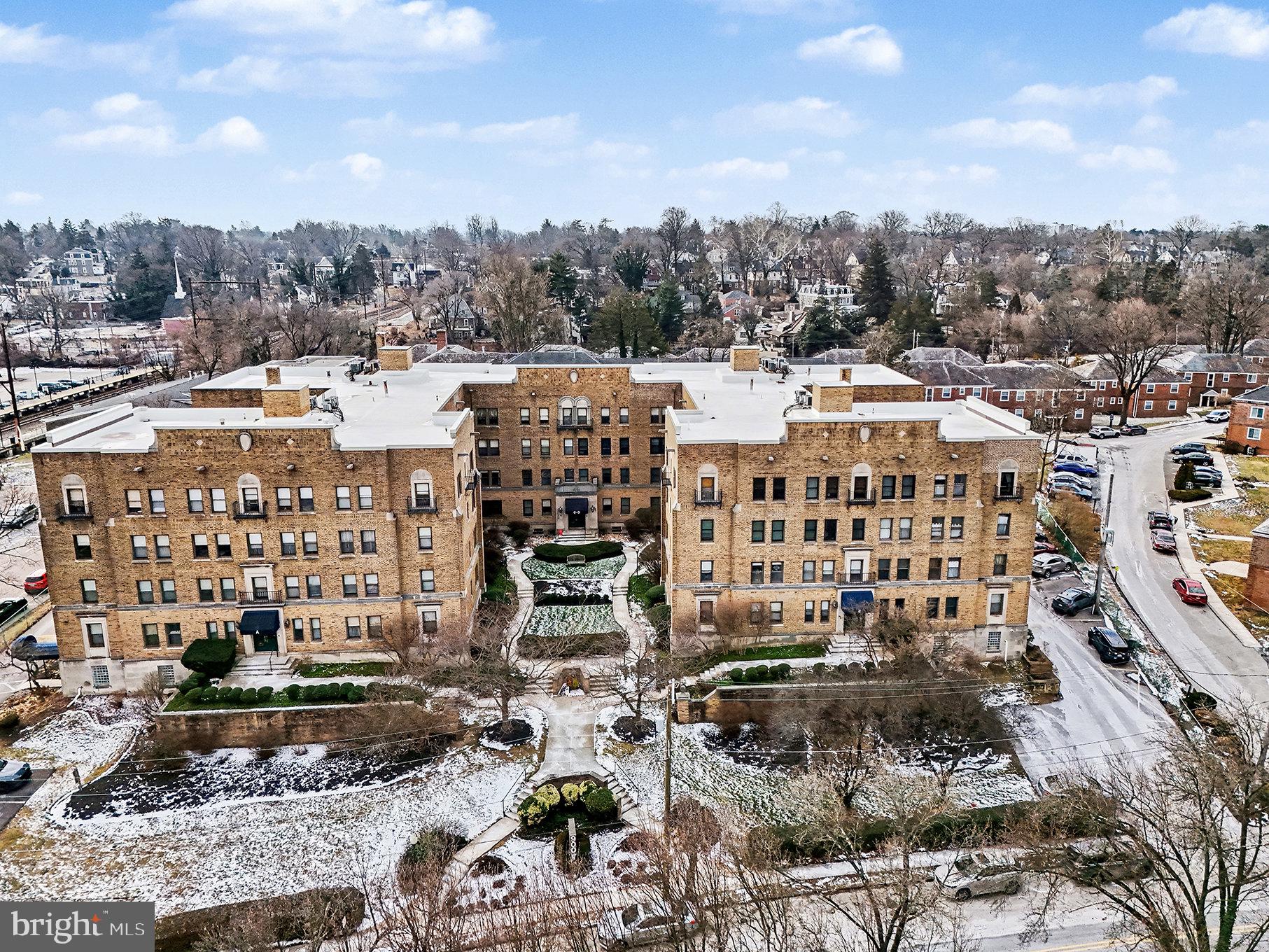 900 VALLEY ROAD C-302