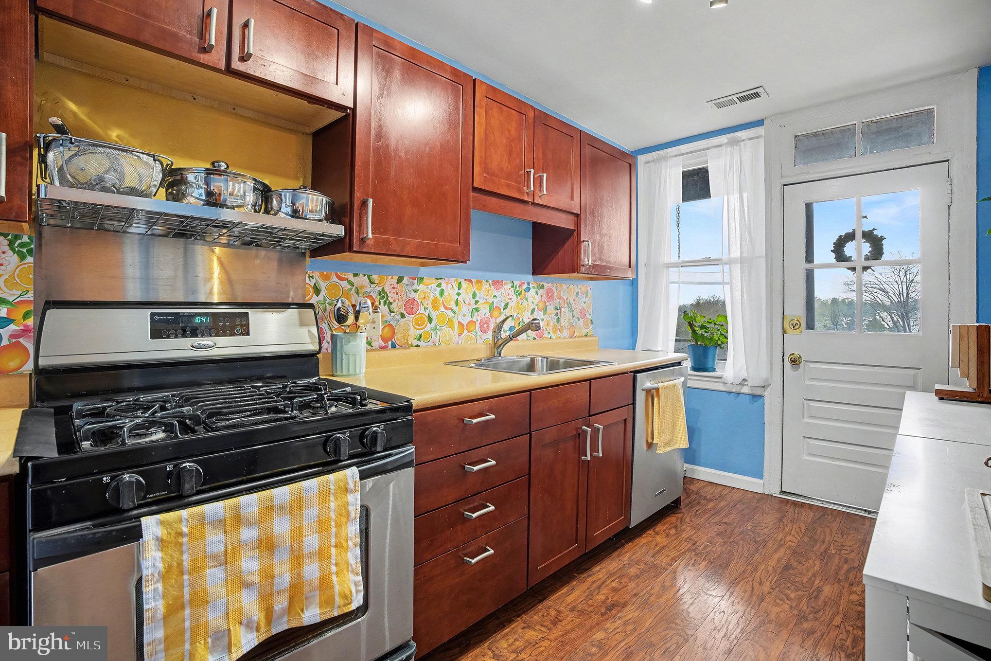 LAKESIDE - Residential