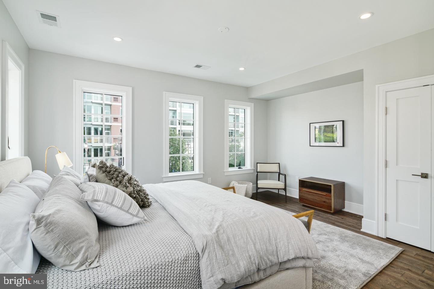 GRADUATE HOSPITAL - Residential