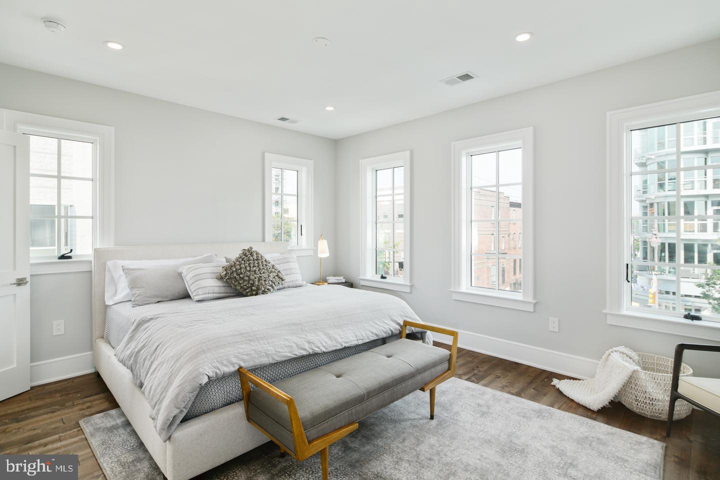 GRADUATE HOSPITAL - Residential