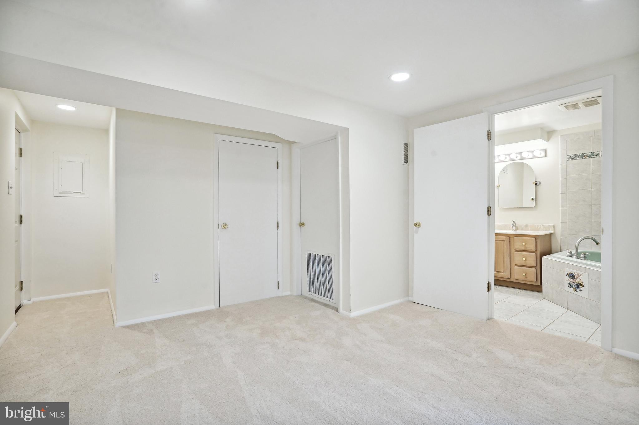 ROCKSHIRE - Residential