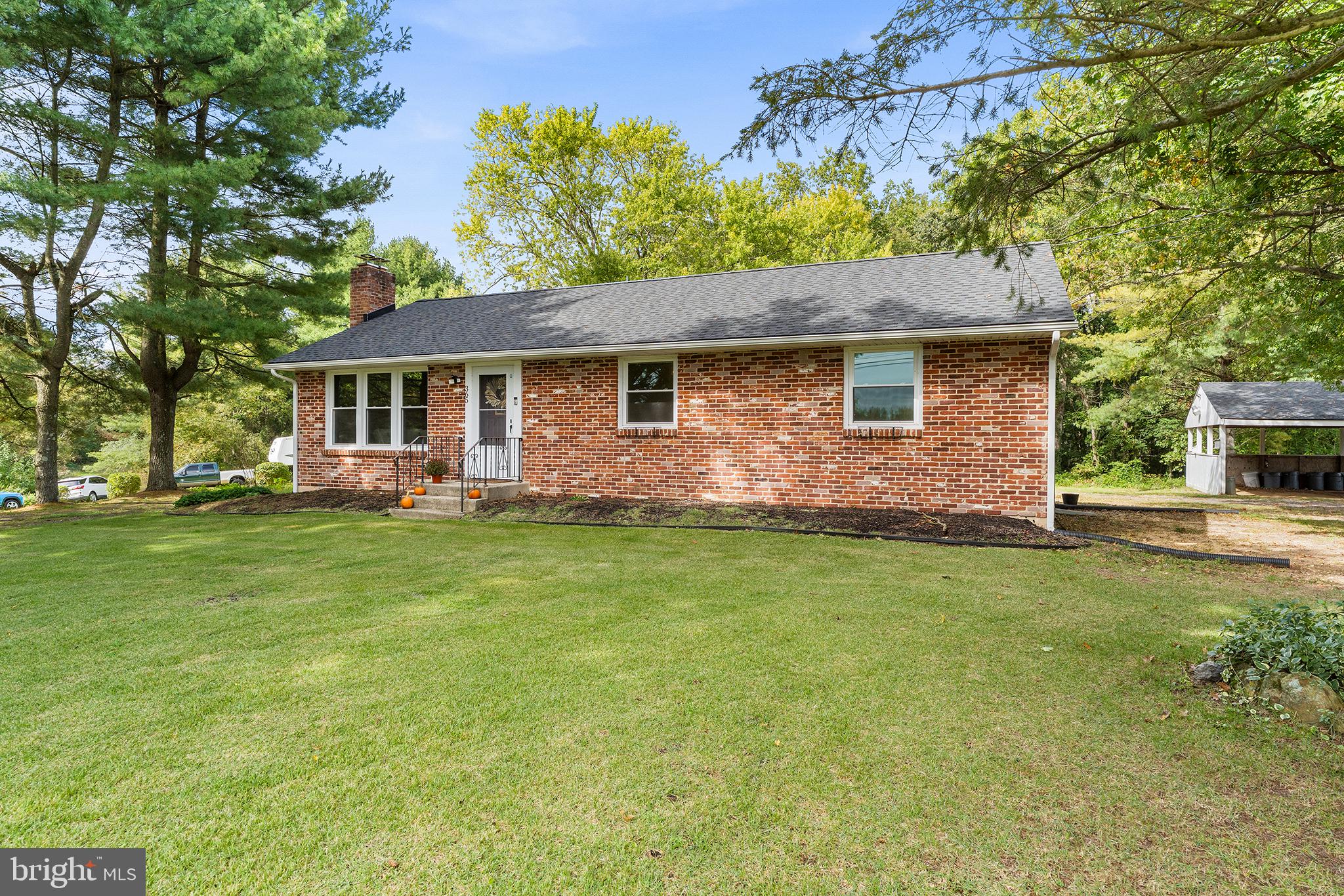 365 MANNINGTON YORKETOWN ROAD