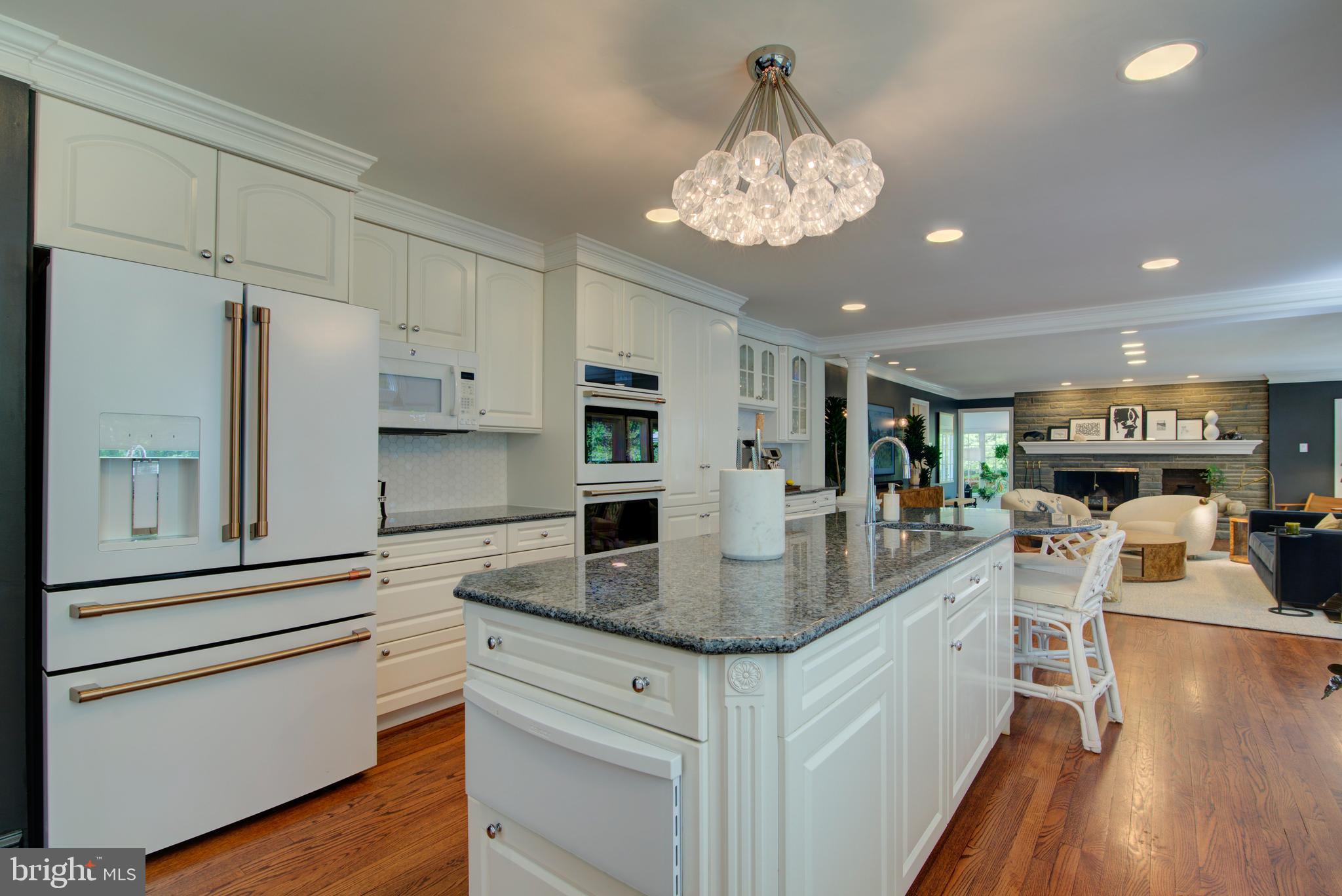 FOX LAKE - Residential