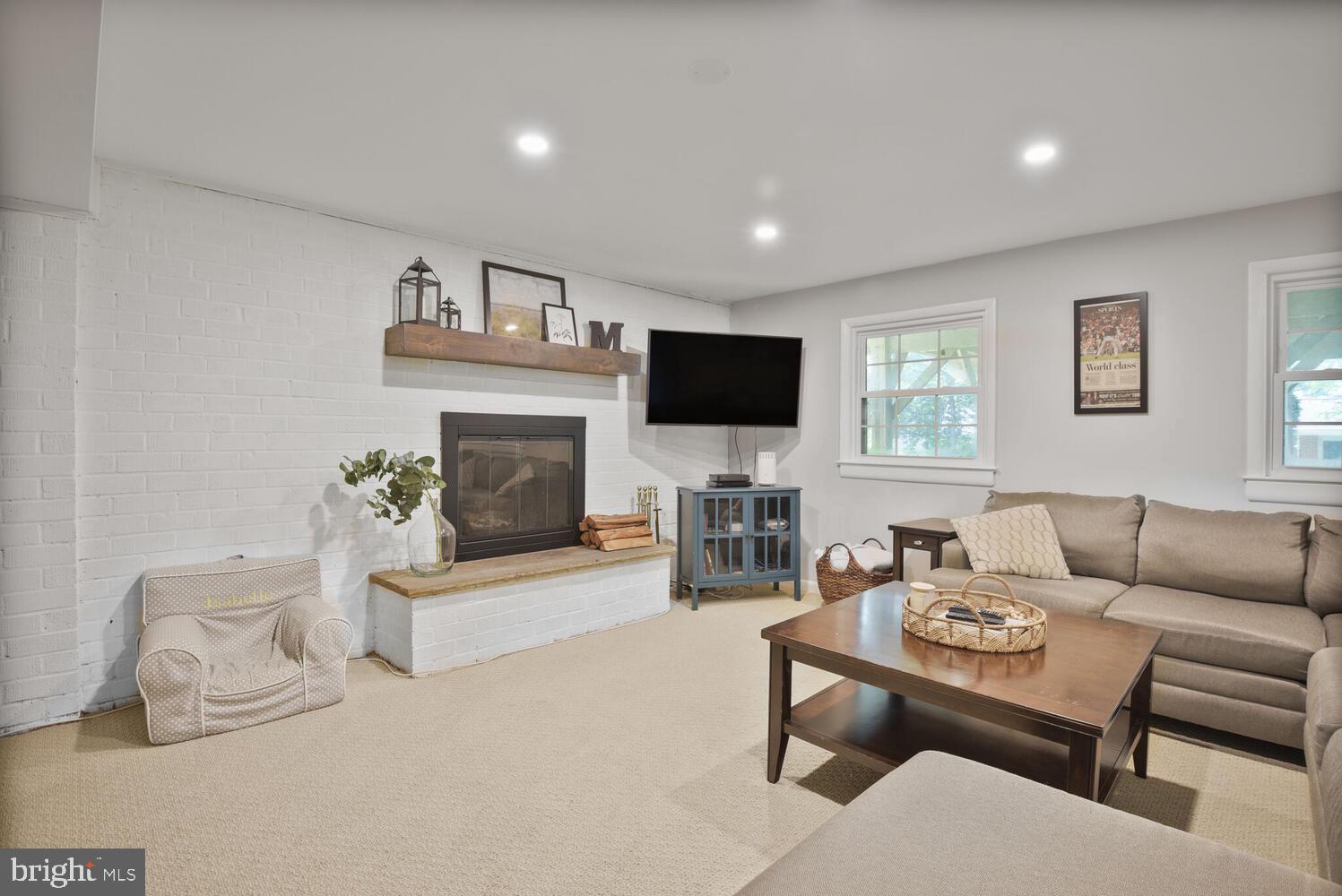 WHITE FLINT PARK - Residential