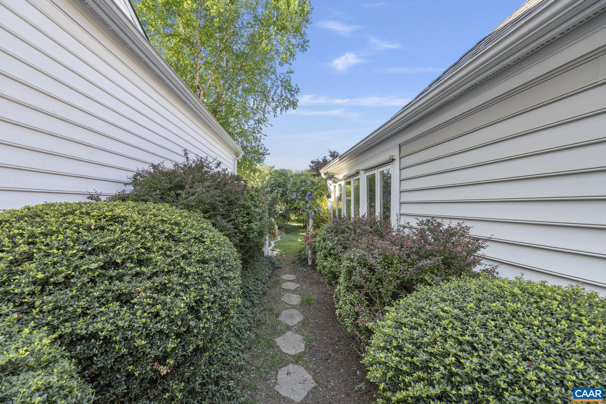 REDFIELDS - Residential