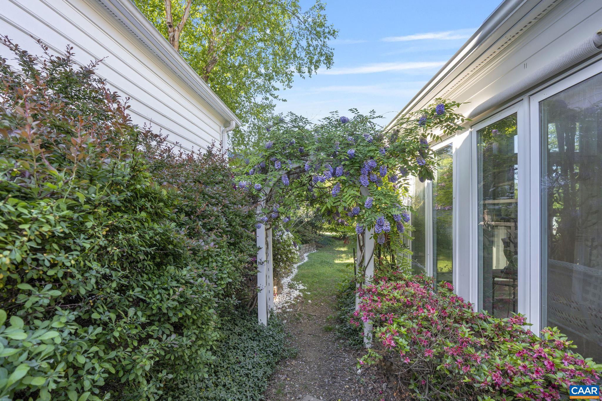 REDFIELDS - Residential