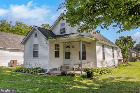 Homes For Sale - 701 Goldsborough Avenue<br/> CAMBRIDGE, MD 21613