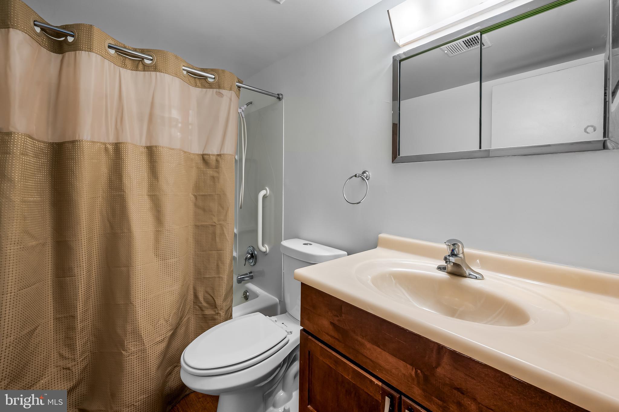 ROCKLAND RUN - Residential