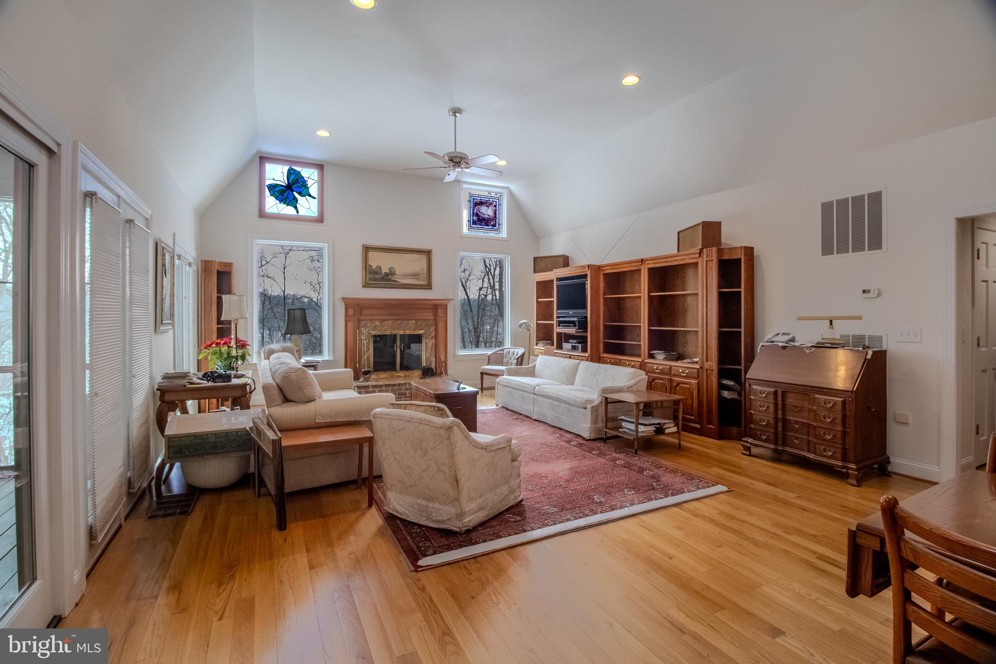 WHITINGS NECK FARM ESTATES - Residential