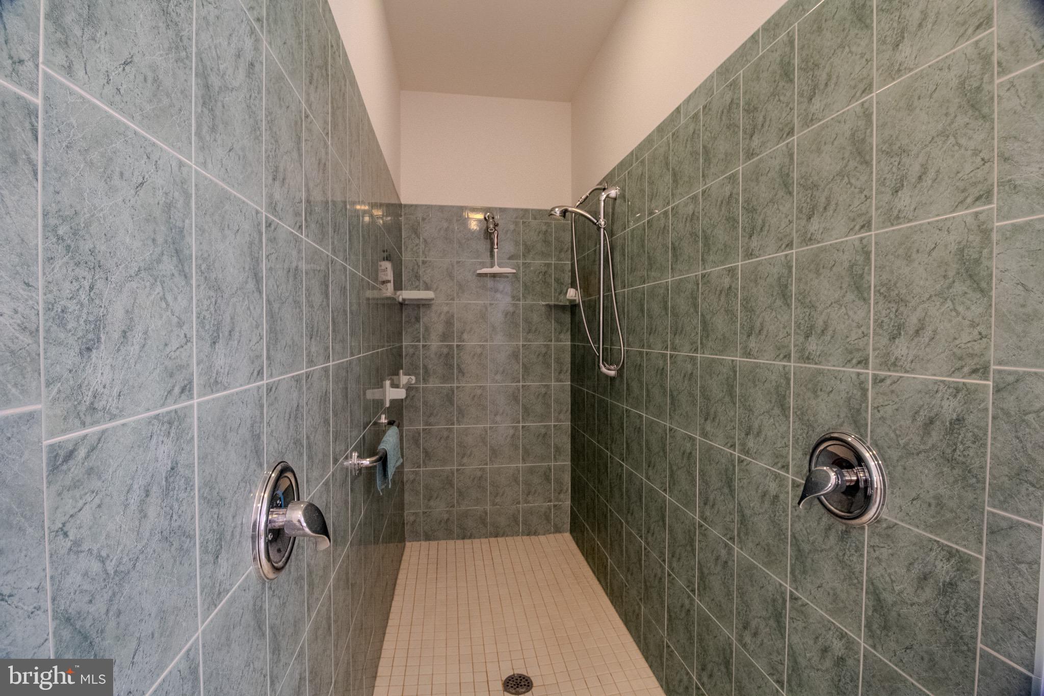 WHITINGS NECK FARM ESTATES - Residential