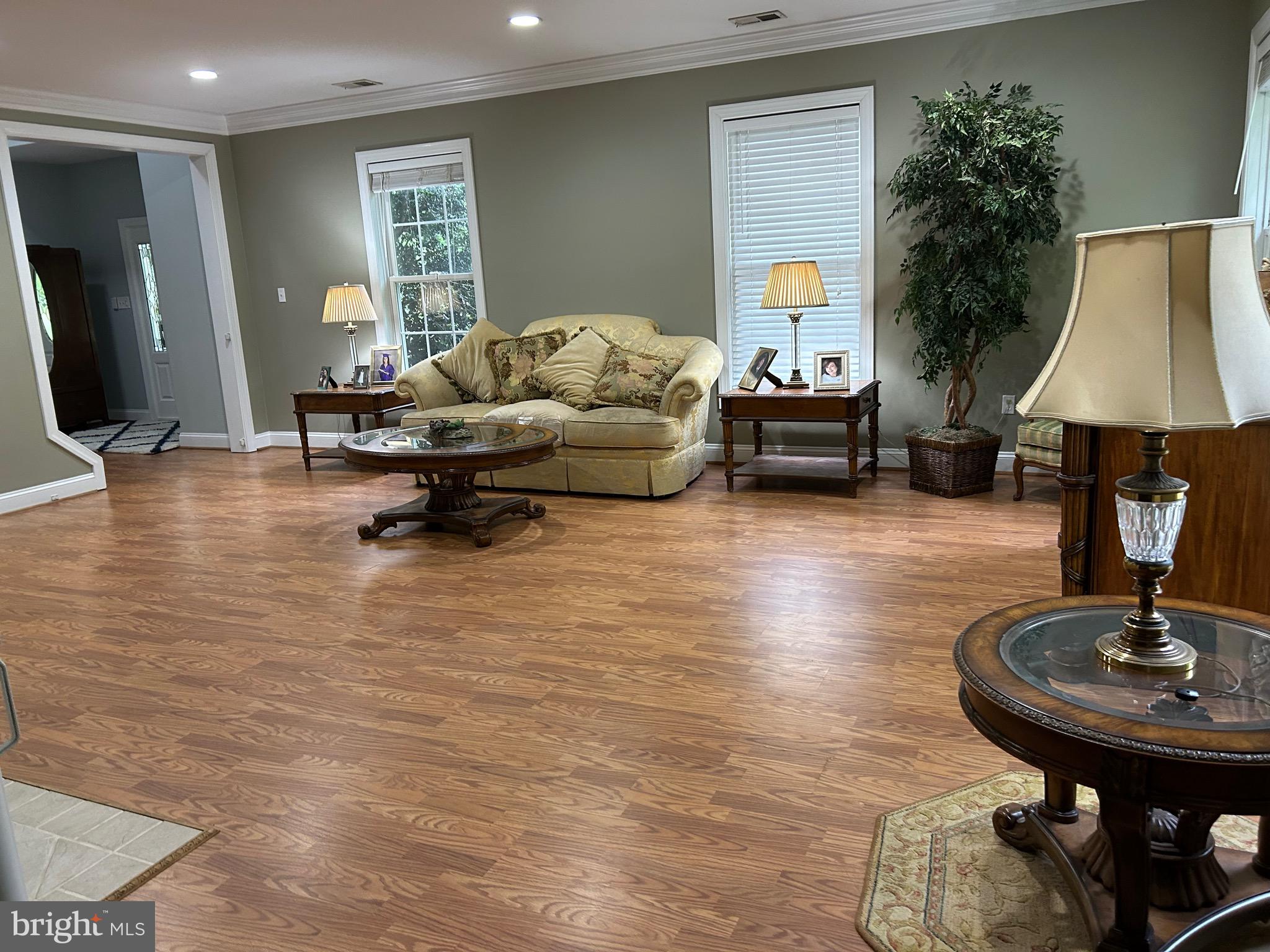 WESTBURY - Residential
