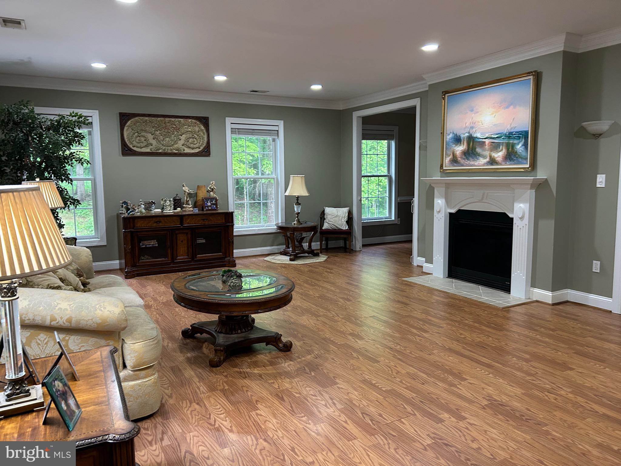 WESTBURY - Residential