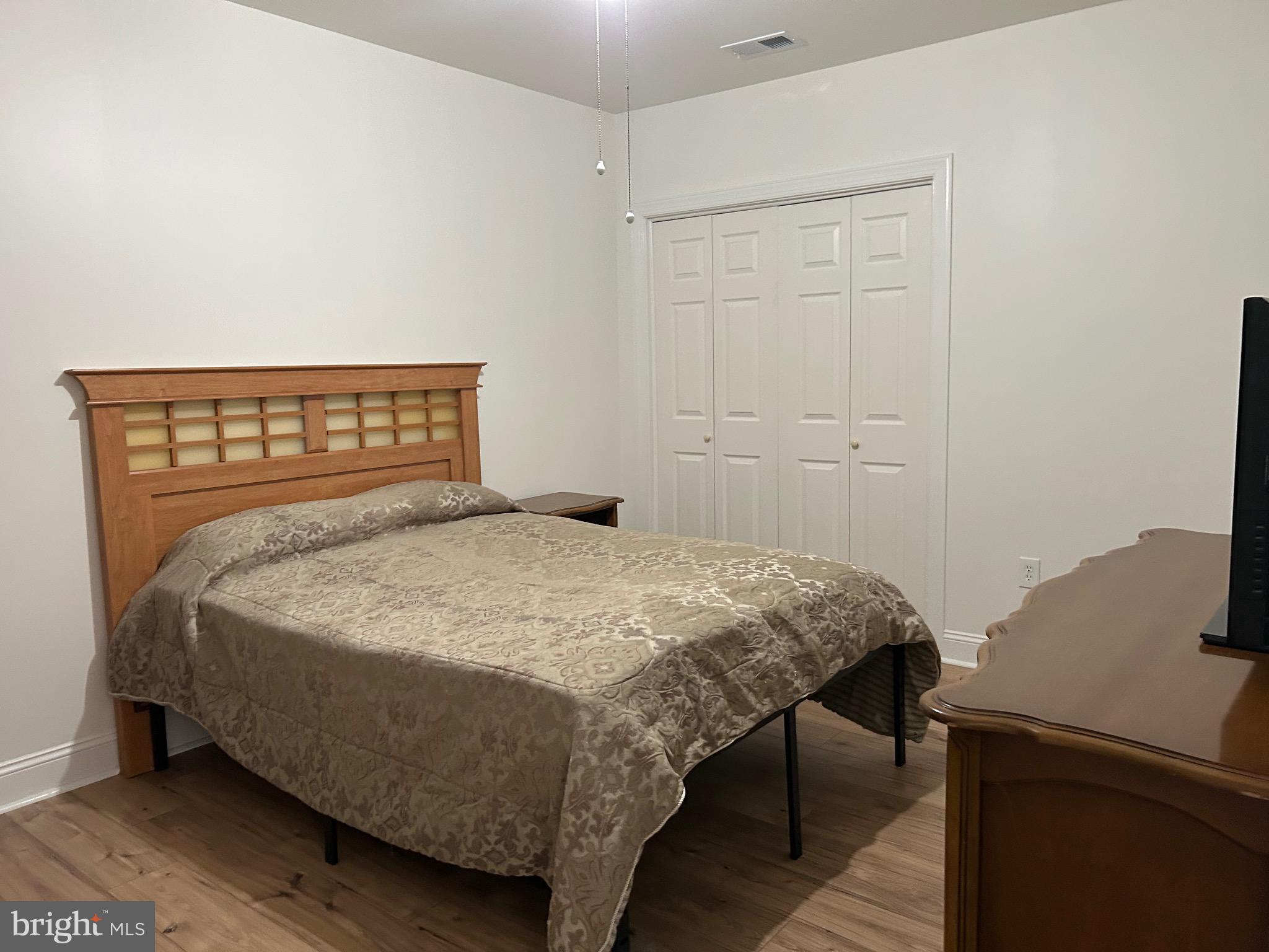 WESTBURY - Residential